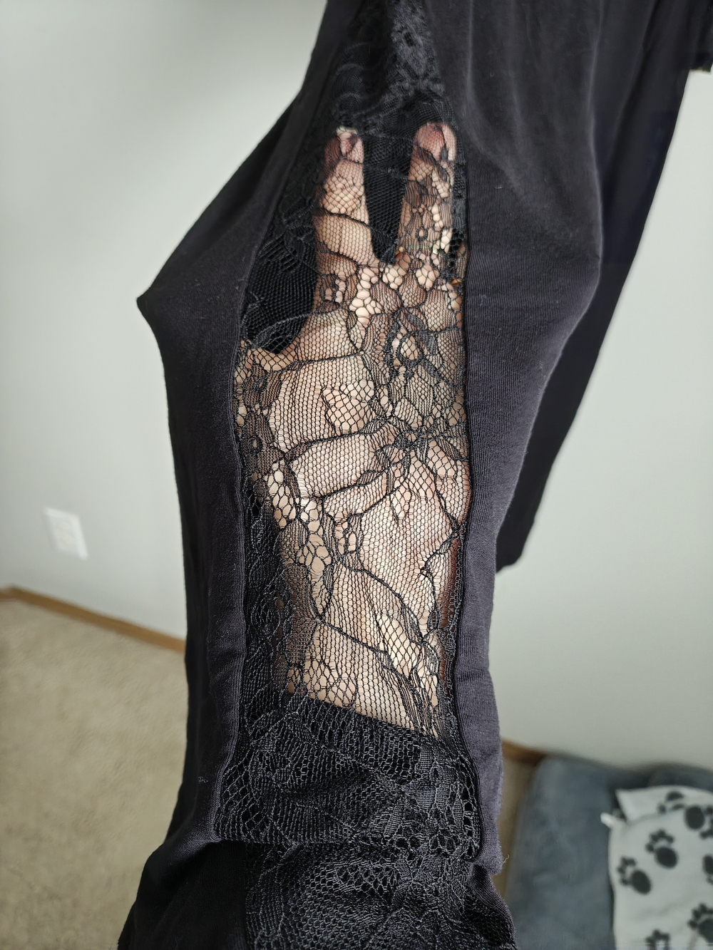 Black Lace Short-Sleeve Pajama Set with Lounge Pants - Picture 3 of 12